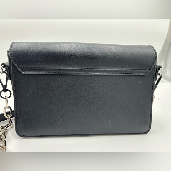 DREAM CONTROL New York Chain Strap Crossbody - Picture 4 of 15